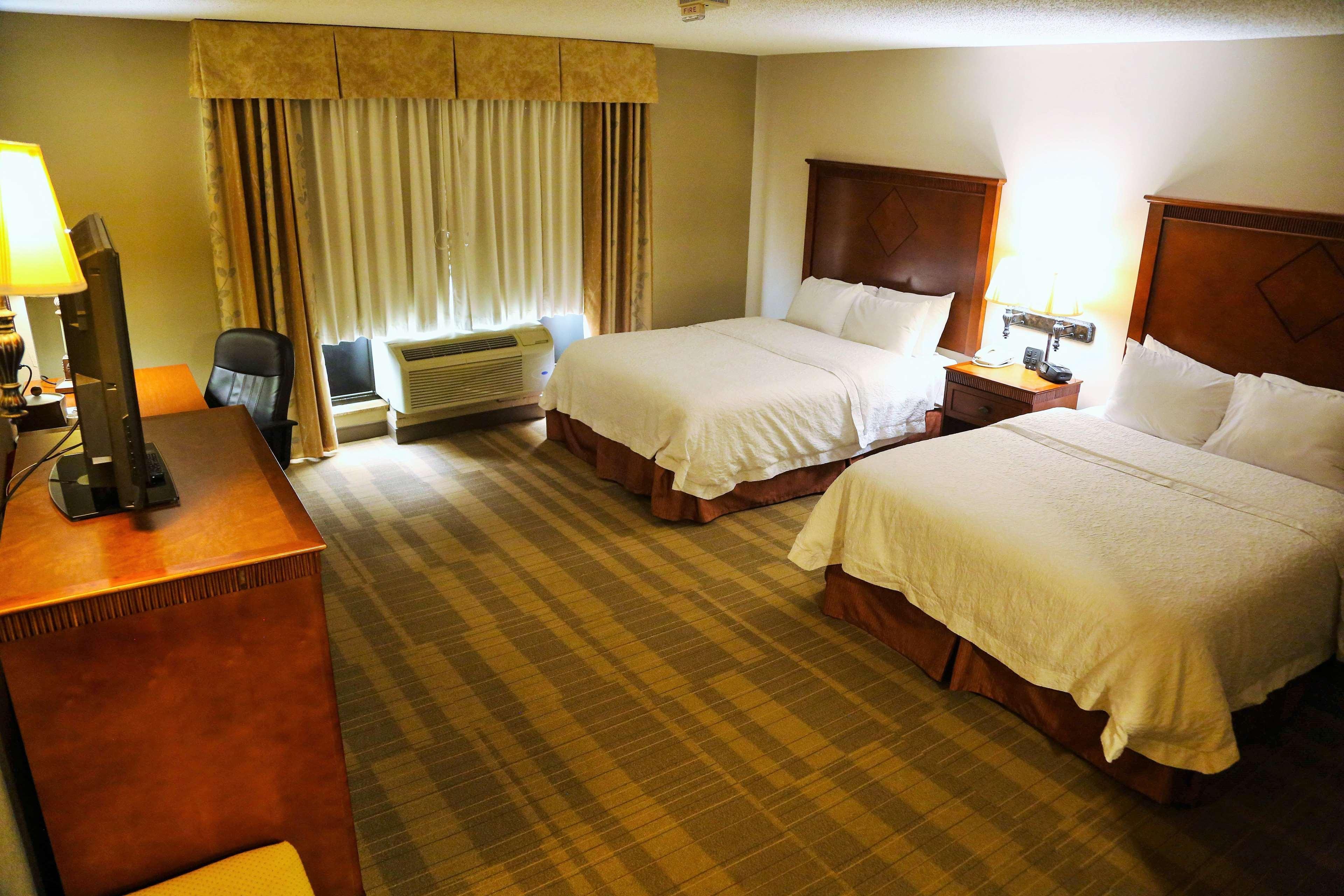Hotel Hampton & McComb