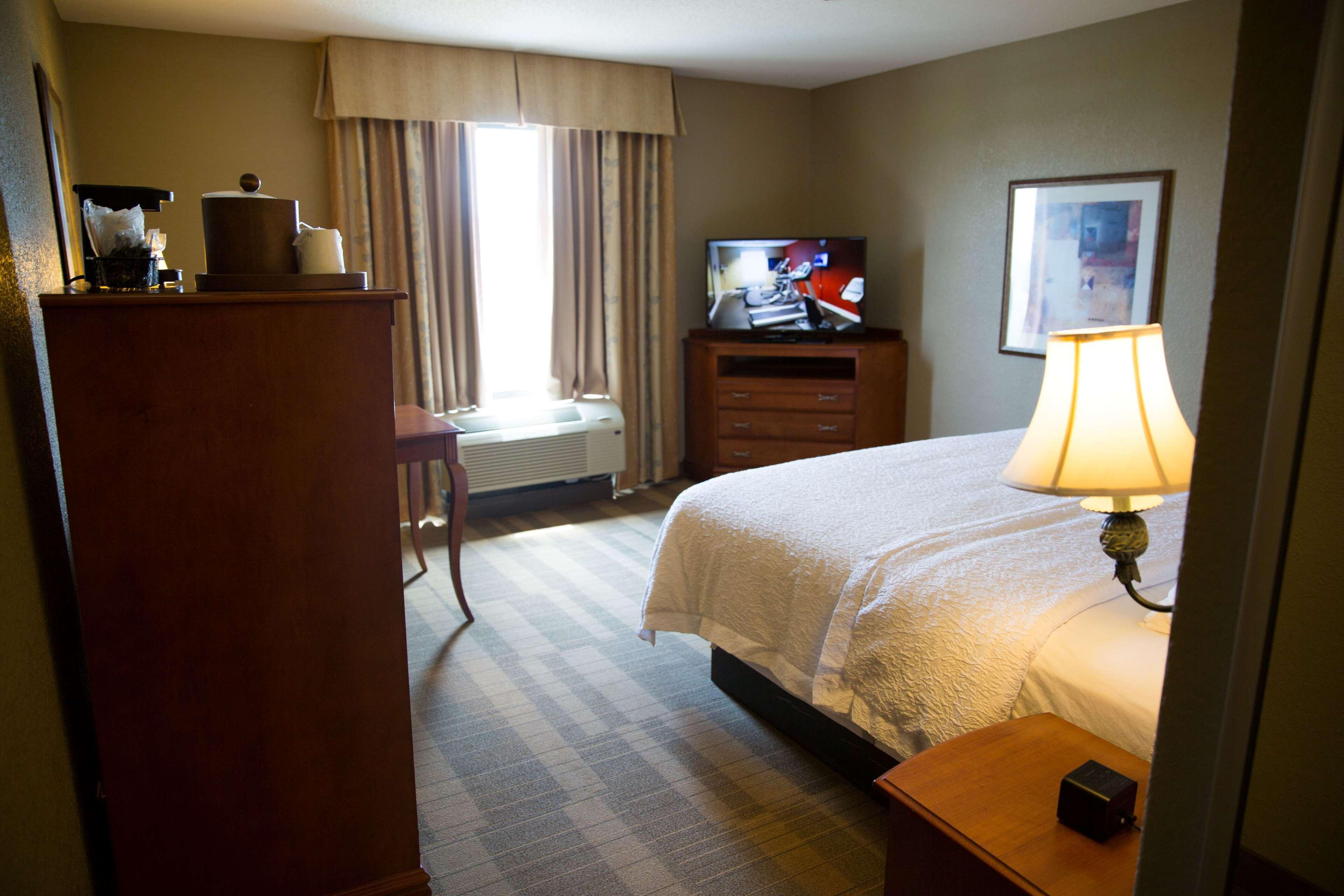 Hampton & Hotel