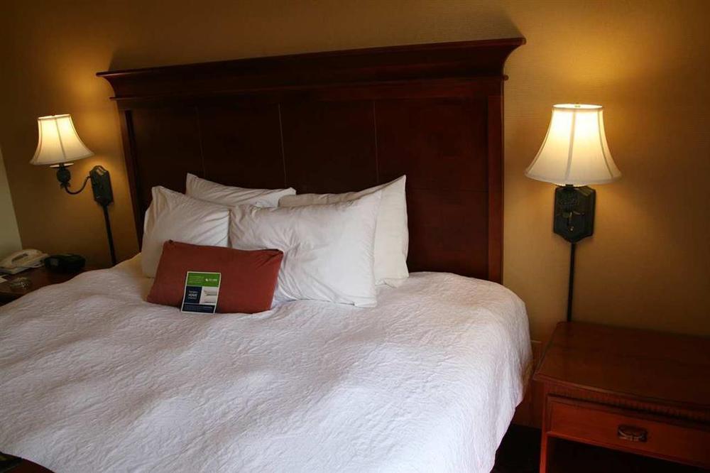 Hampton & Hotel 3*