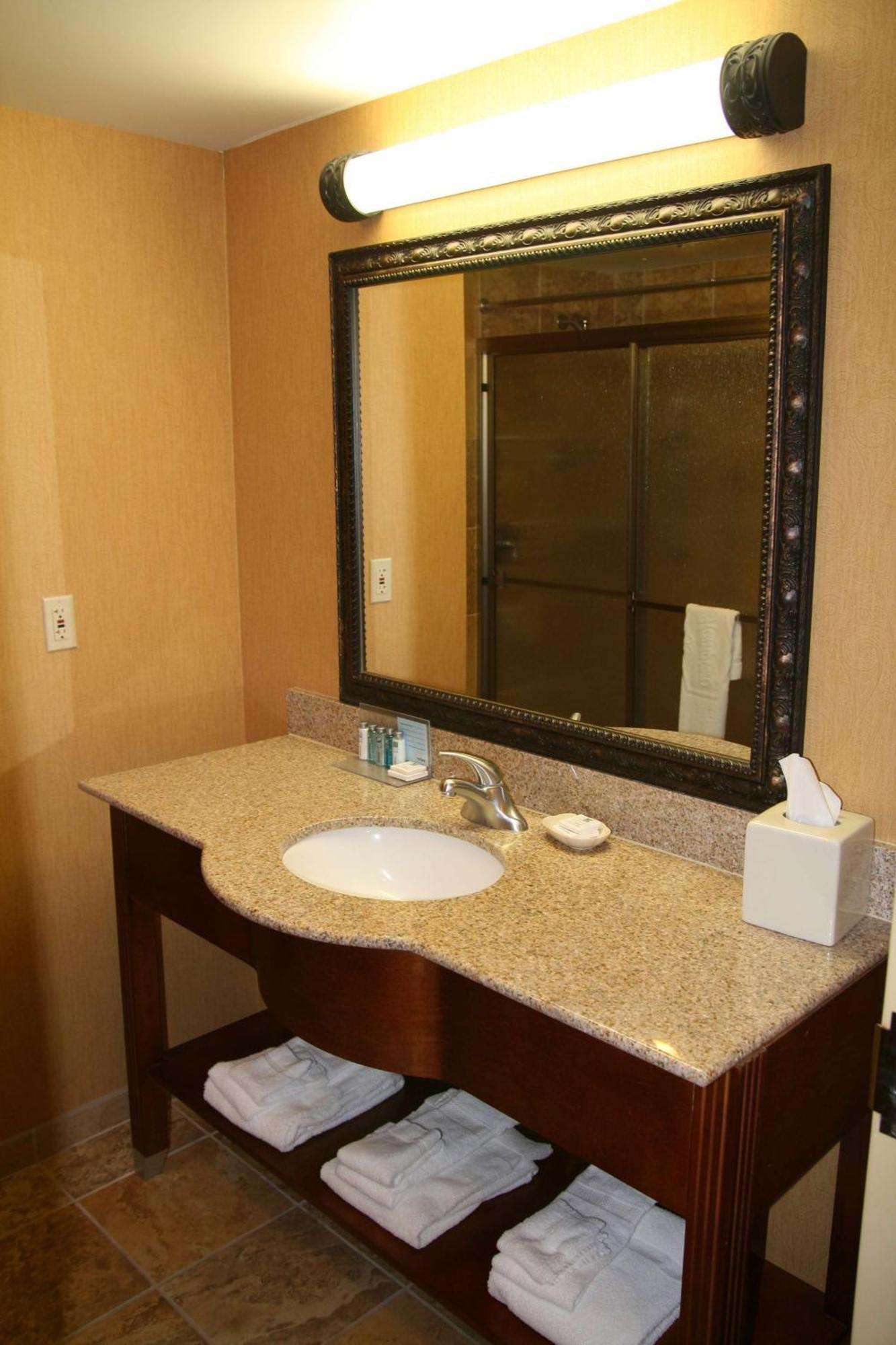 Hotel Hampton &
