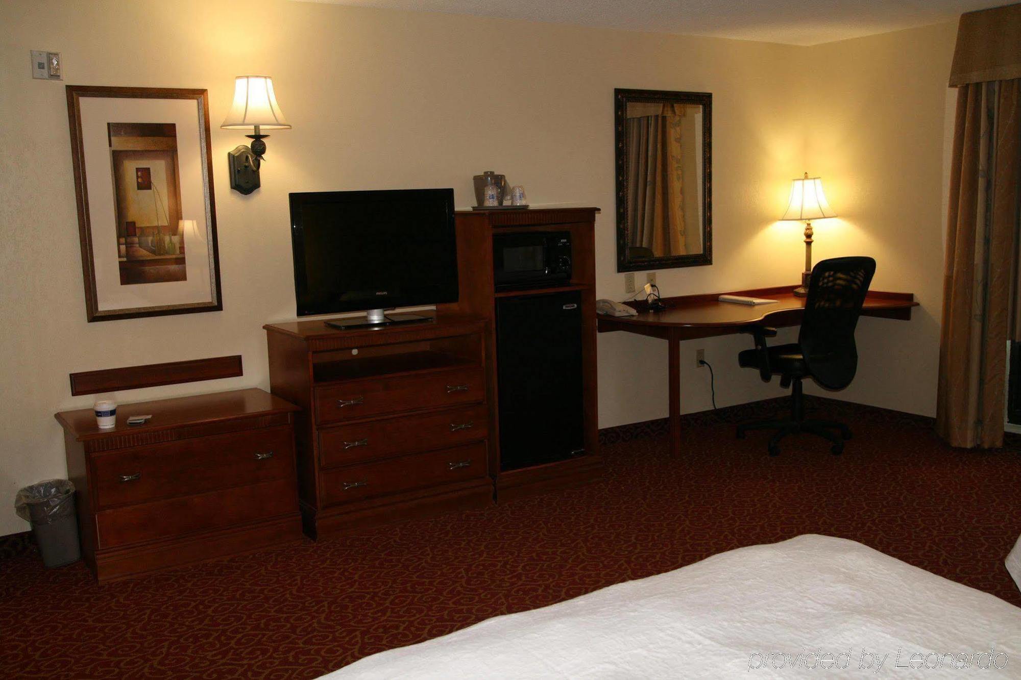 Hotel Hampton &